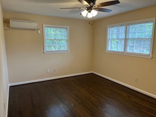 Building Photo - 717 Grove Ave