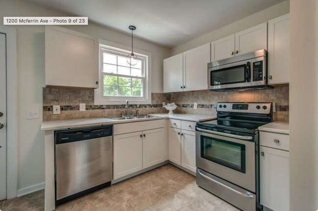 Building Photo - 2 bd/ 1bth w/ heated storage shed/studio, fenced yard