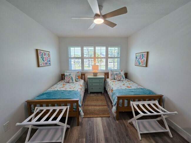 Building Photo - Make this your winter getaway!