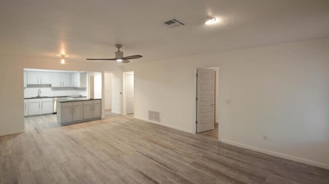 Building Photo - 3804 Summer Cloud Dr