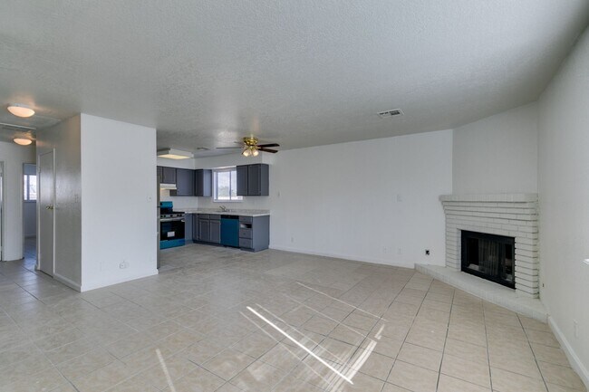 Building Photo - 6987 Mendon Ln