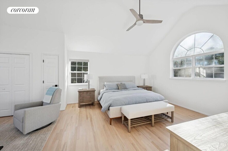 Building Photo - 5 Van Scoys Path E