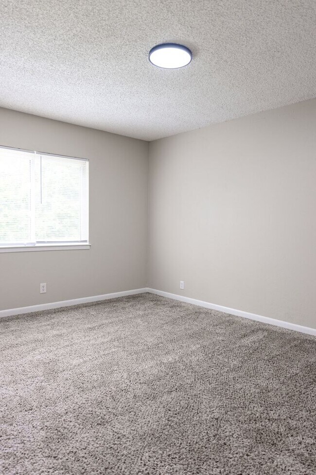 Building Photo - The Spruce - 1-Bedroom at Autumn Ridge Apa...