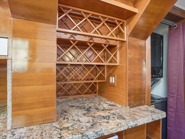 Building Photo - 1137 Asturia Ave