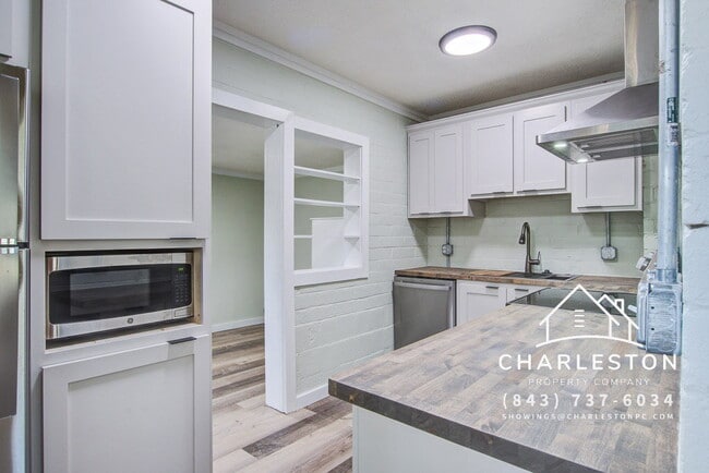 Building Photo - 118 Klein St