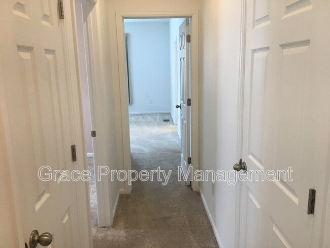 Building Photo - 9681 Truckee St