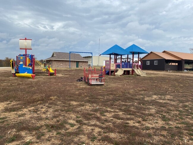 Building Photo - 22474-224D2 Restful Ln