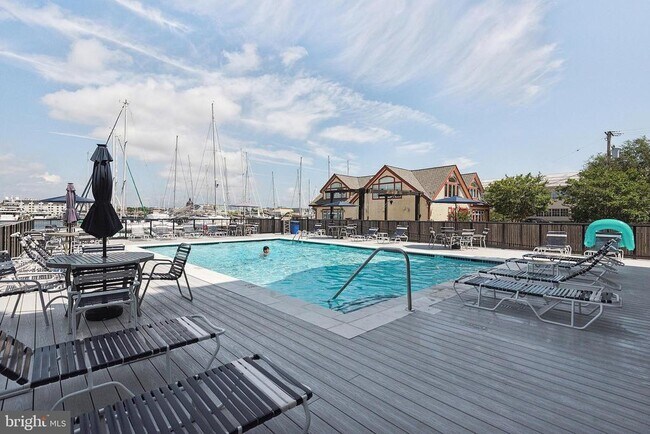 Building Photo - 312 Severn Ave