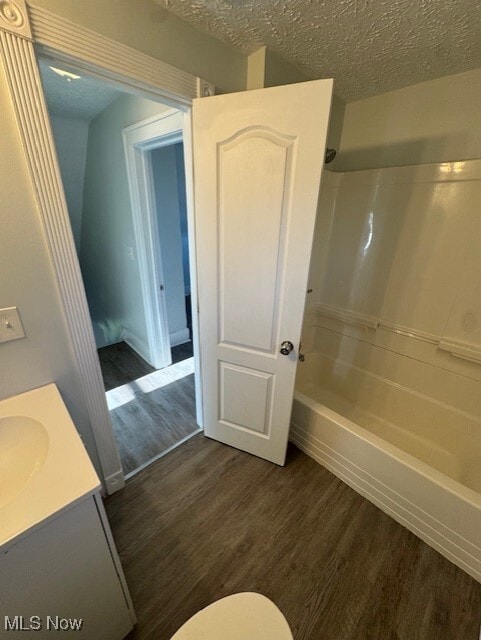 Building Photo - 1345 E 289th St