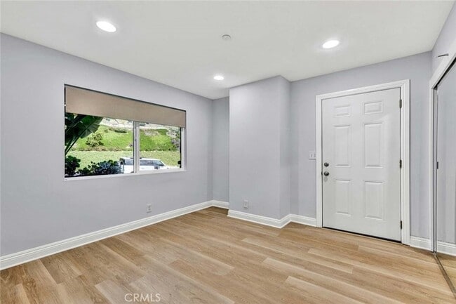 Building Photo - 3921 Calle Real