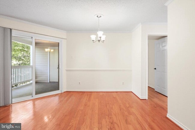 Building Photo - 1527 Lincoln Way