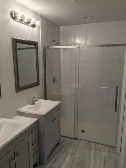 Building Photo - 5900 Cazler Ave