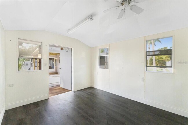 Building Photo - 11916 SW Newman Terrace