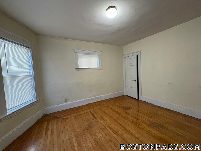 Building Photo - 62 Union St