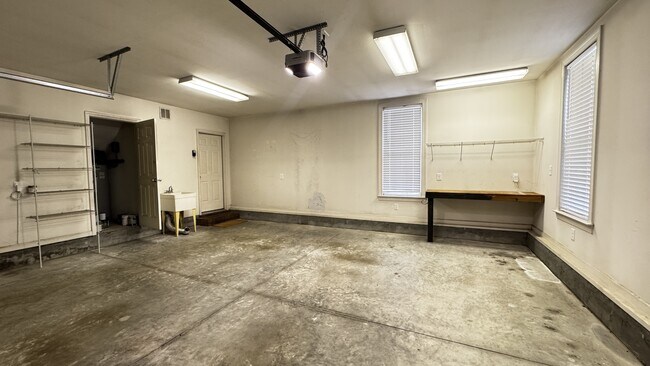Building Photo - 441 Candlewood Dr