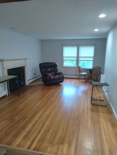 Building Photo - 163 Farm St