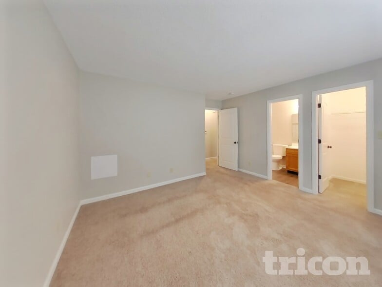 Building Photo - 7403 Grandview Dr