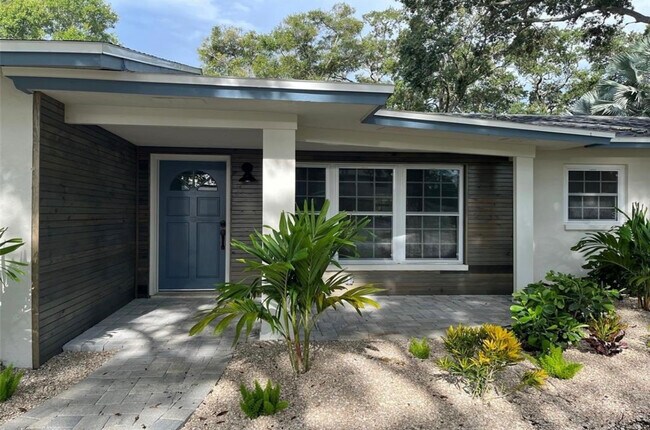 Building Photo - 6400 Evergreen Ave