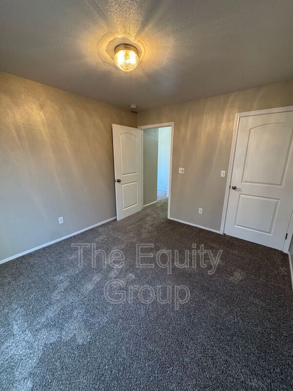 Building Photo - 2824 N County Center St