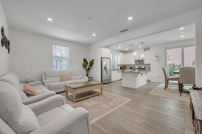 Building Photo - 9310 Mystic Lake Alley