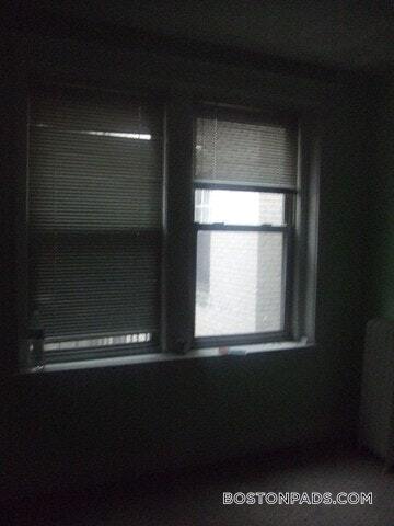 Building Photo - 55 Park Dr