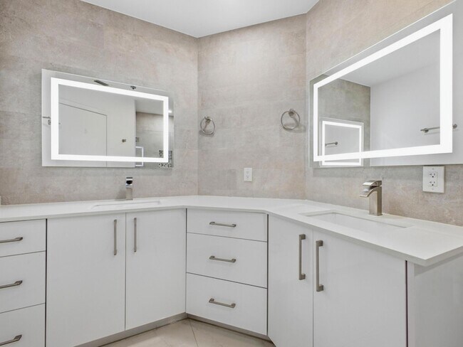 Building Photo - 5157 Floria Way