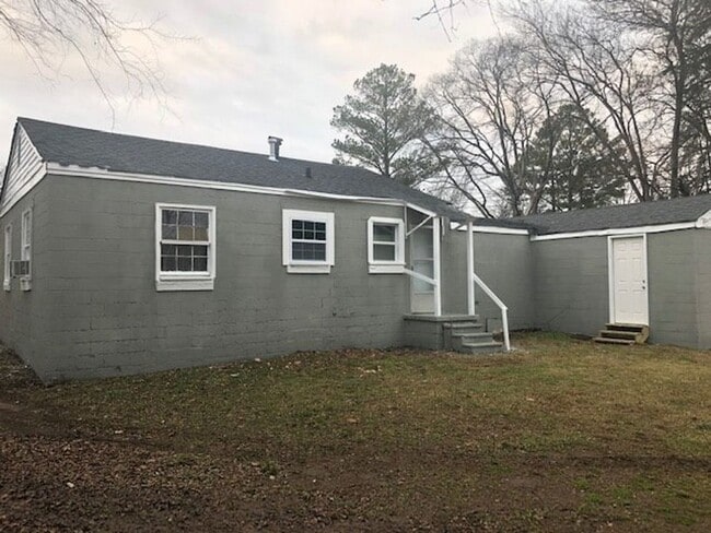 Building Photo - 1565 Meadow Ct