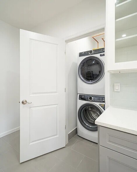 washer and dryer - 366 Metropolitan Ave