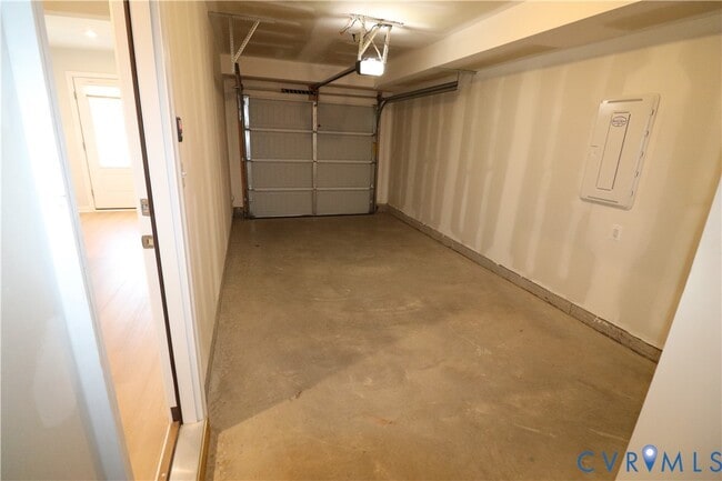 Building Photo - 419 Burden Dr