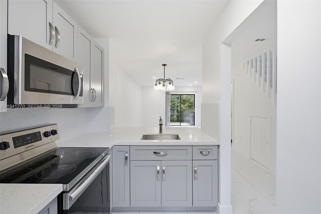 Building Photo - 6850 NW 173rd Dr