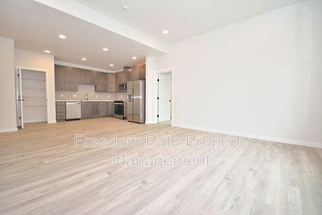 Building Photo - 6510 N Atlas Rd