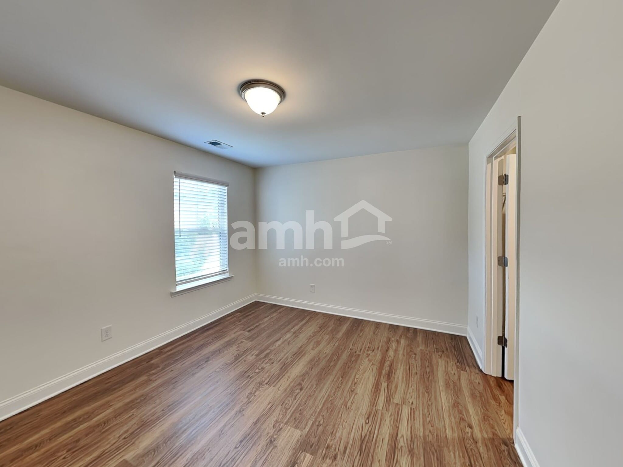 Building Photo - 8137 Willowbank Way