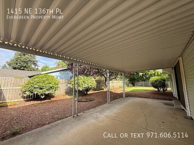 Building Photo - 1415 NE 136th Pl