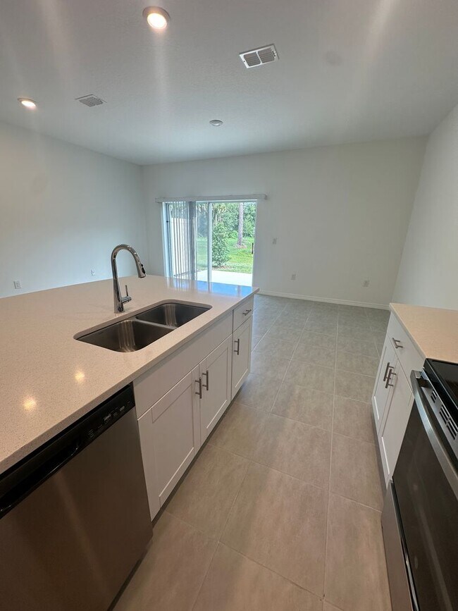 Building Photo - Brand New Townhome in Riverfront Community