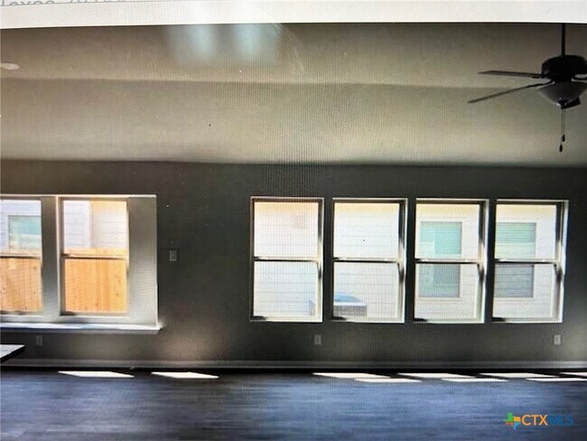 Building Photo - 1109 Elm Fall