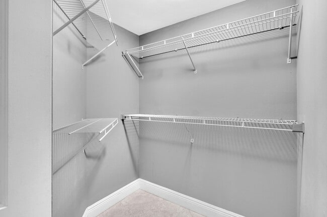 Building Photo - 2881 N Oakland Forest Dr