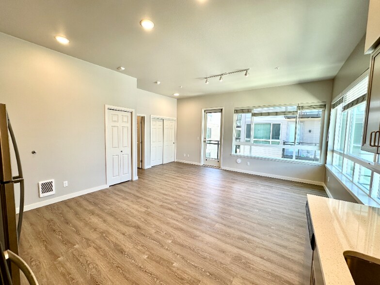 Building Photo - 2330 Yakima Ct