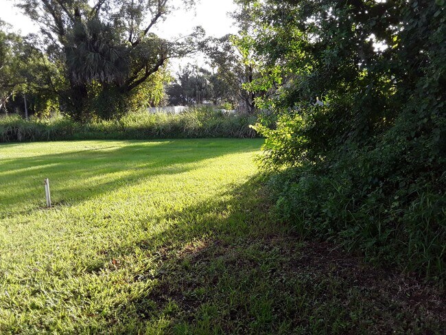 Building Photo - Great location two bedroom one bath with a...