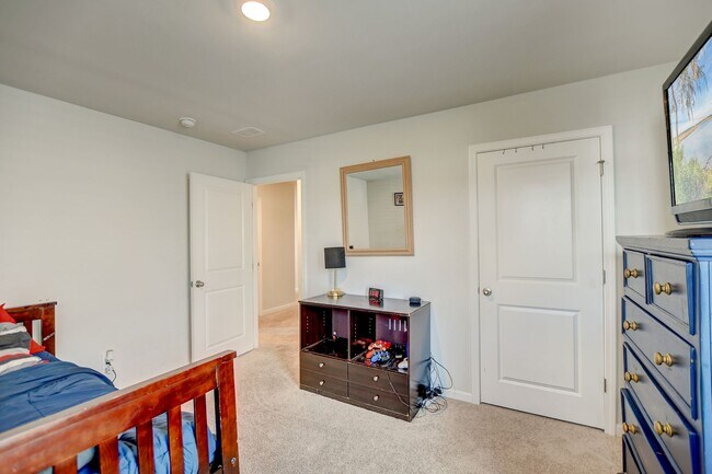 Building Photo - Summerville Home Rental