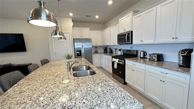 Building Photo - 7167 Oakmoss Loop