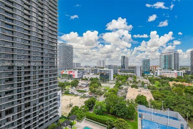 Building Photo - 501 NE 31st St