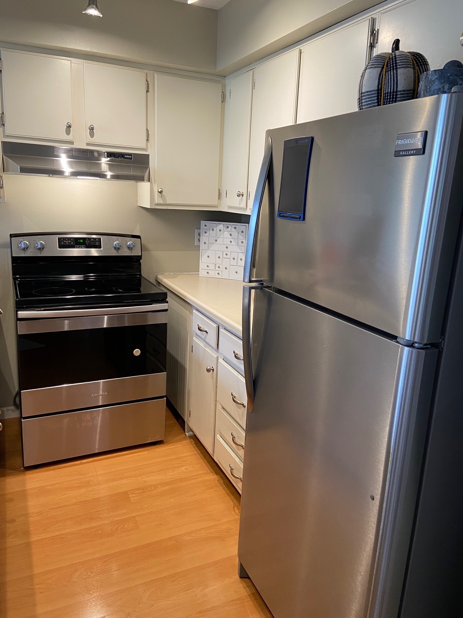 Building Photo - 2526 E Stratford Ct