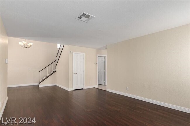 Building Photo - 9424 Deer Lodge Ln