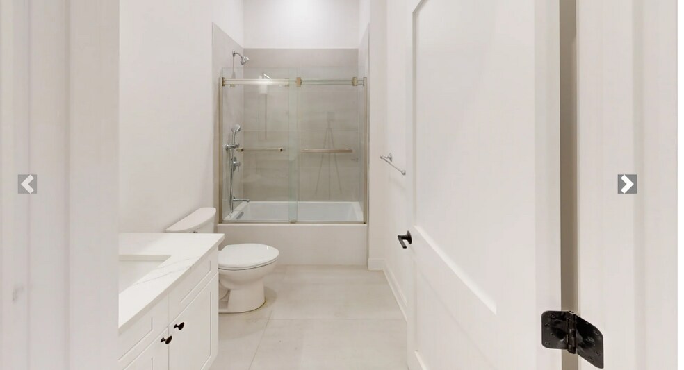 Building Photo - 220 Tremont St