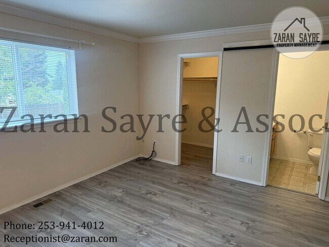 Building Photo - 109- Lovely home on Tacoma's Eastside!