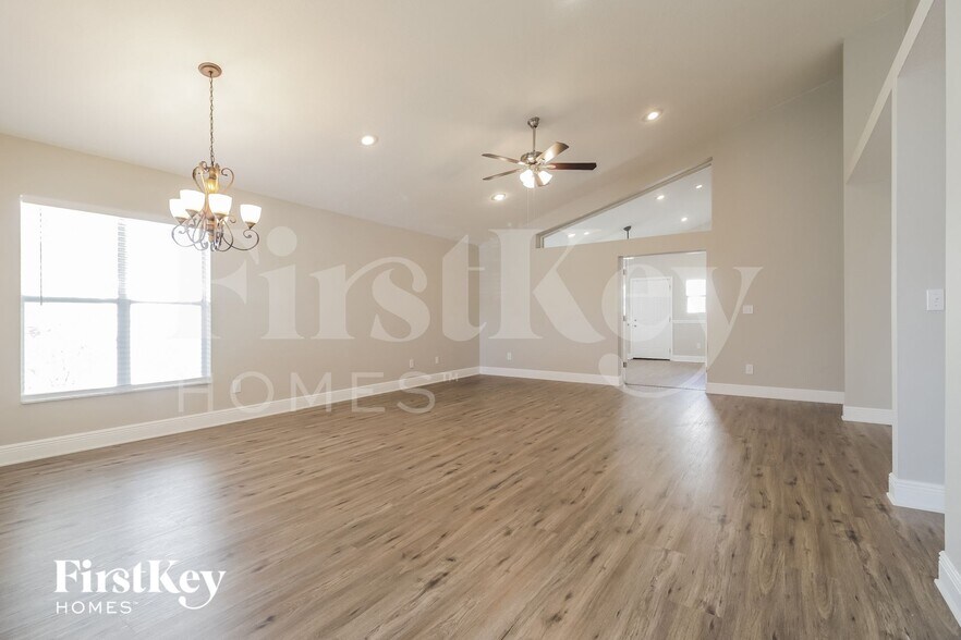 Building Photo - 522 Whittingham Pl