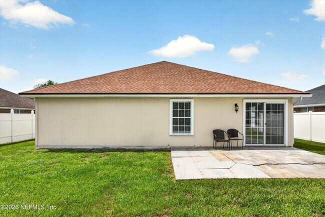 Building Photo - 490 Hillside Dr
