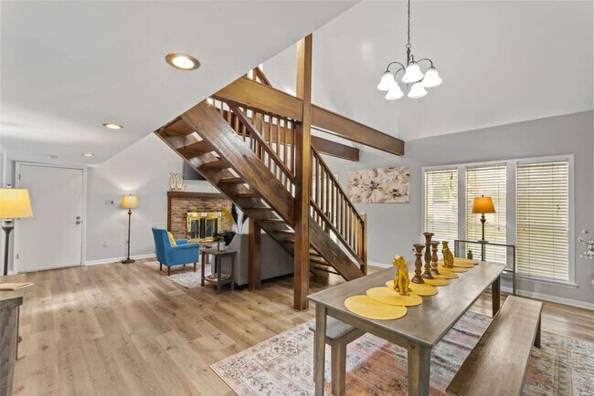 Building Photo - 1274 Sharlo Ave