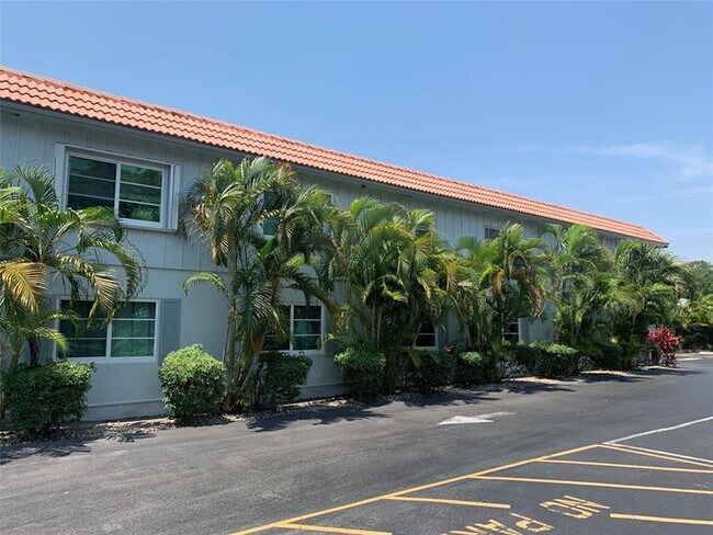 Building Photo - 659 W Oakland Park Blvd