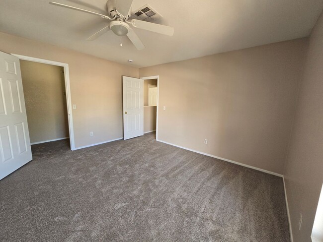 Building Photo - Townhome in Dreamy Summerlin Area -8417 Ma...